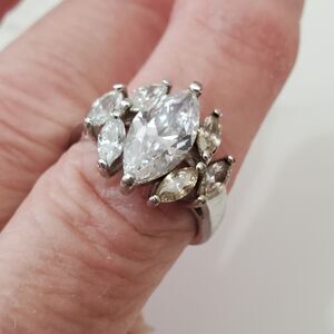 Vintage Rhinstone Ring Countess Marquise Clear Crystal Cluster Silvertone sz 9